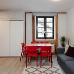 Colonel Suites & Apartments