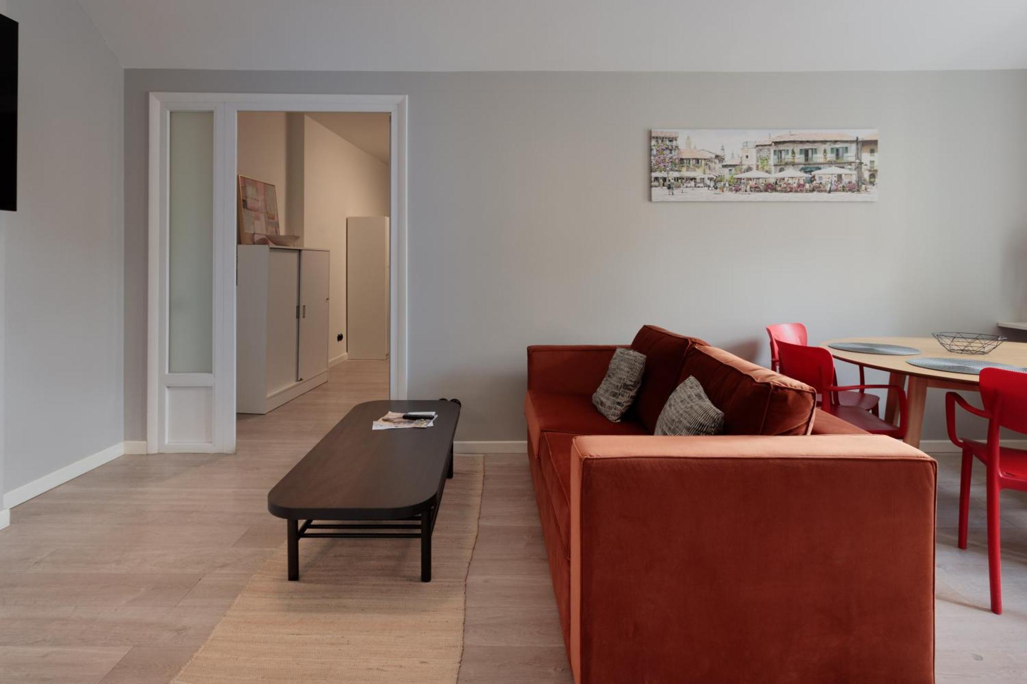 Colonel & Apartment *